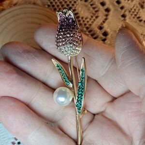 Classic Goldtone Pink & White Crystal Tulip Brooch